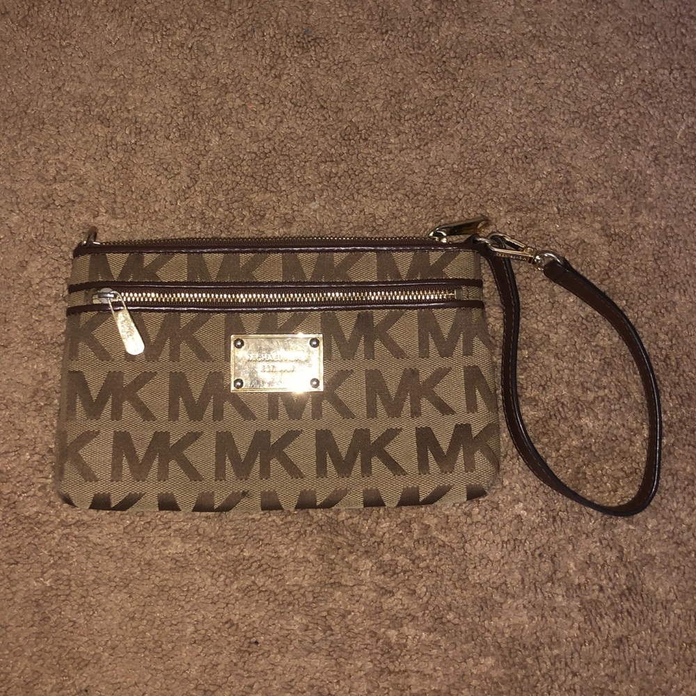 Michael Kors wristlet